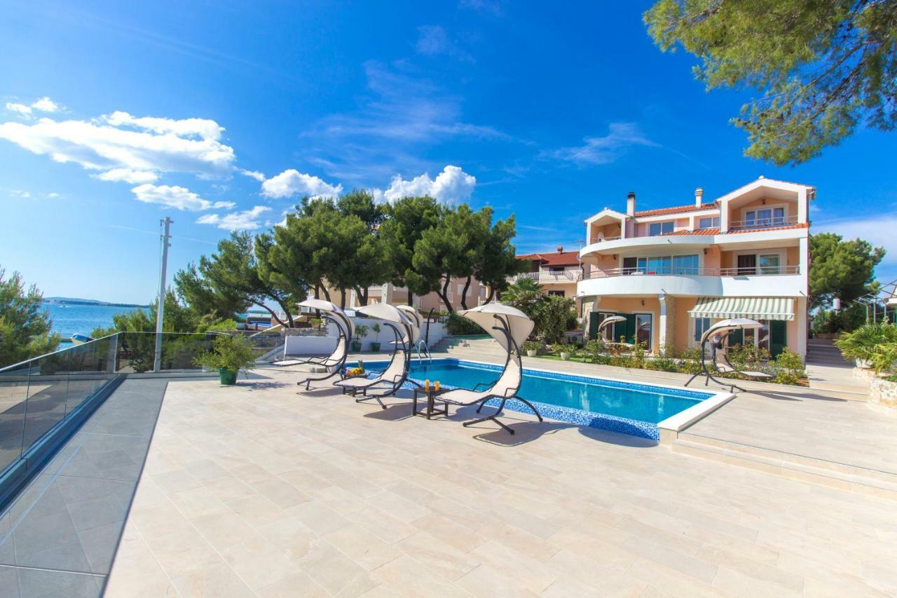 Villa Bozena Brodarica  Luaran gambar