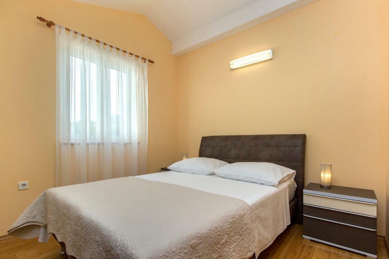 Villa Bozena Brodarica  Luaran gambar