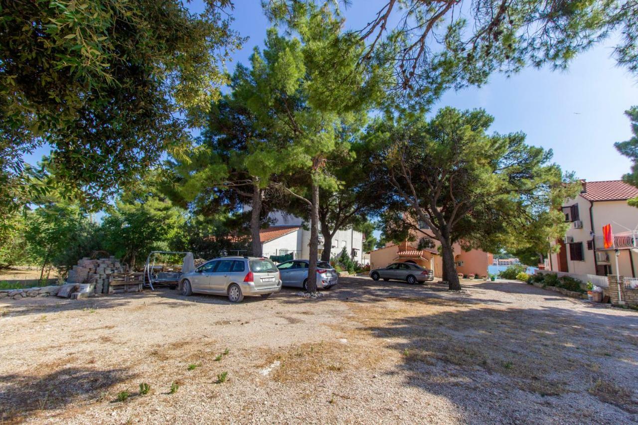 Villa Bozena Brodarica  Luaran gambar