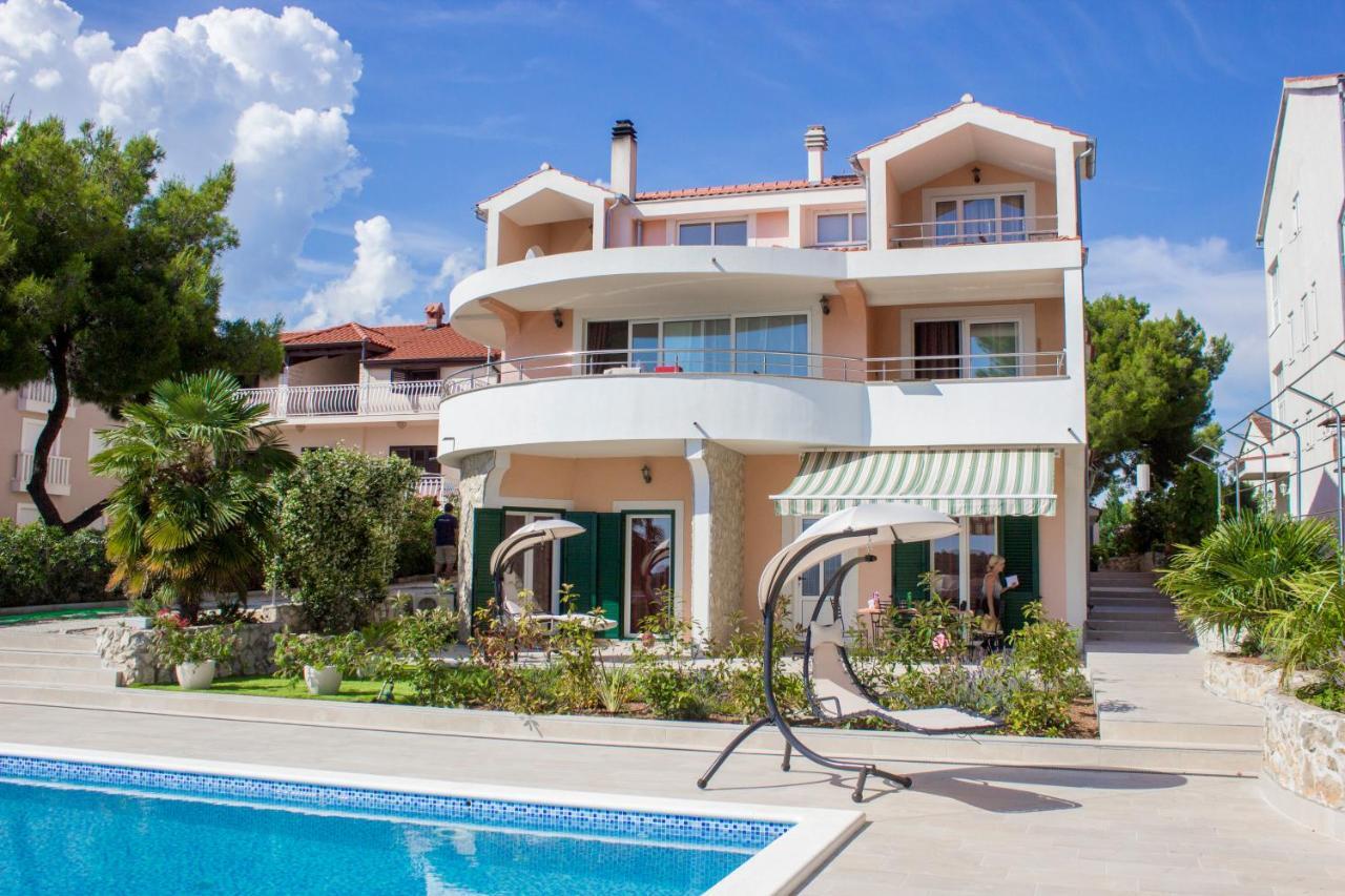 Villa Bozena Brodarica  Luaran gambar
